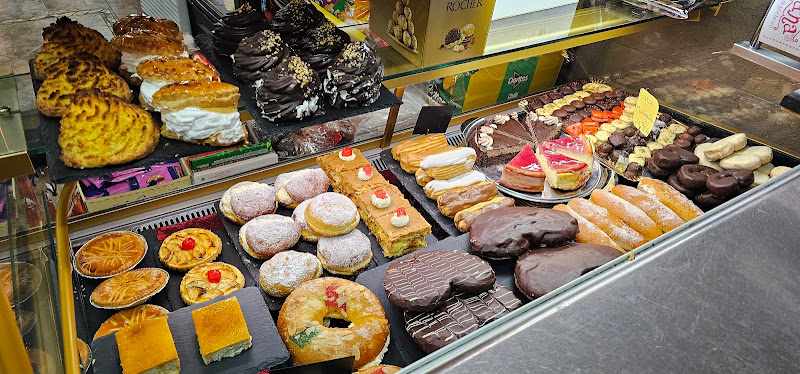 Fotografia tomada fuera de Alimentación Ana - Panadería en Irun, Guipúzcoa