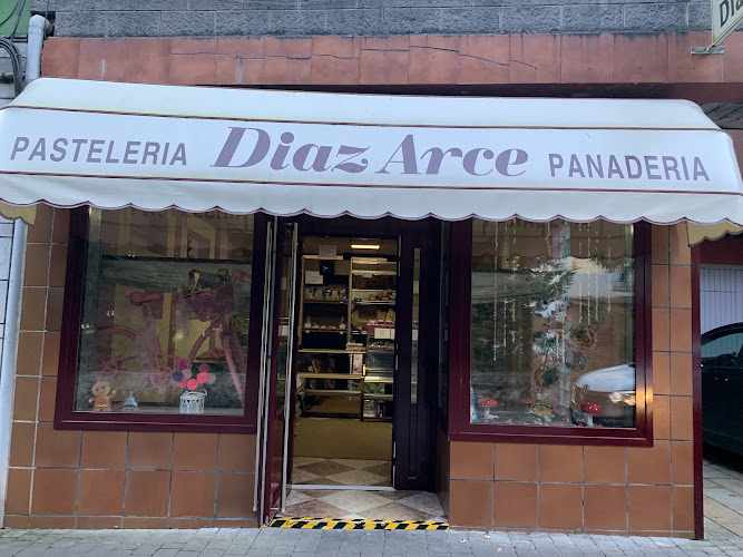 Fotografia tomada fuera de Pasteleria Diaz Arce - Pastelería en Alceda, Cantabria