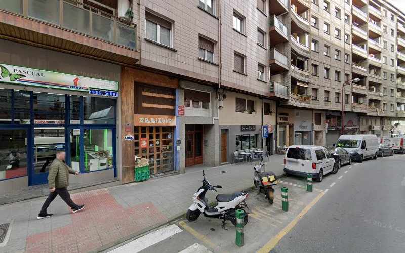 Fotografia tomada fuera de Panadería Arriaundi - Panadería en Ermua, Vizcaya