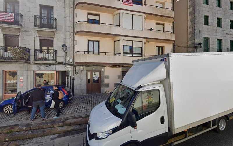 Fotografia tomada fuera de Goiko Bolu - Panadería en Markina-Xemein, Vizcaya