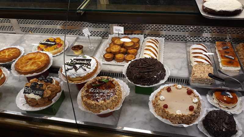 Fotografia tomada fuera de Pastelería Antxón - Pastelería en Eibar, Guipúzcoa