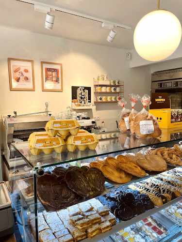 Fotografia tomada fuera de Panadería La Antigua - Panadería en Santander, Cantabria
