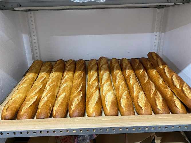 Fotografia tomada fuera de Comestibles Luisyana - Tienda de alimentación en Cañizares, Cuenca