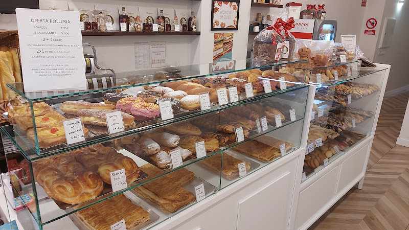 Fotografia tomada fuera de Pastelería Casamayor 3.0 - Pastelería en Cuenca, Cuenca