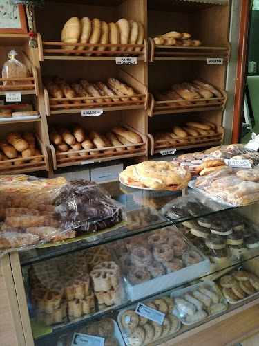 Fotografia tomada fuera de Panadería Manuel - Panadería en Candeleda, Ávila