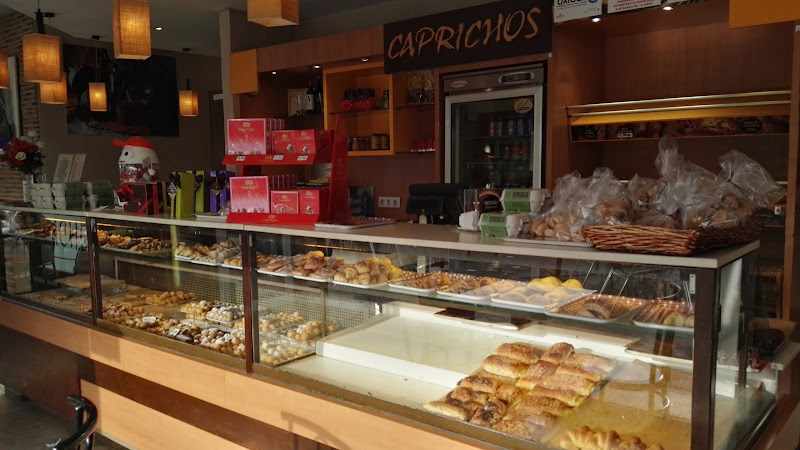 Fotografia tomada fuera de Caprichos Coffee & Bakery - Panadería en Madrid, Madrid