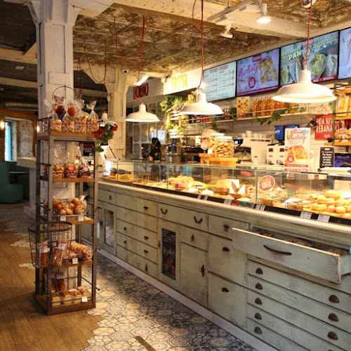 Fotografia tomada fuera de Panadería Gallofa&Co - Bakery en Torrelavega, Cantabria