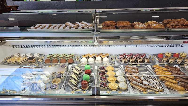 Fotografia tomada fuera de Pastelería El Carmen - Pastelería en Dehesa de Campoamor, Alicante