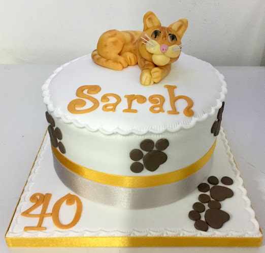 Fotografia tomada fuera de Pastelería Cake Magic - Pastelería especializada en tartas nupciales en Cabo Roig, Alicante