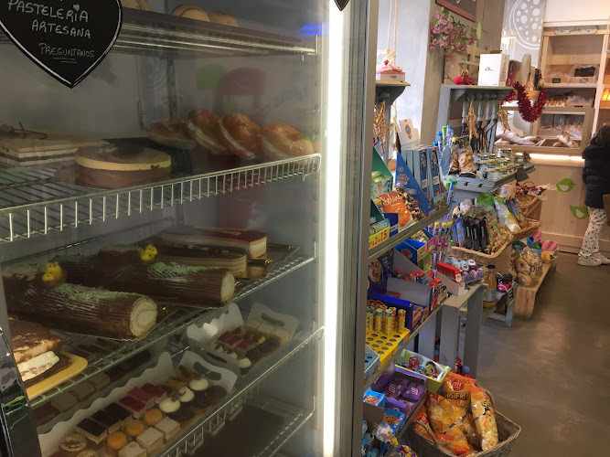 Fotografia tomada fuera de Miguitas de pan - Panadería en Calahorra, La Rioja