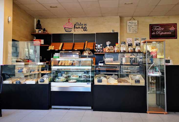 Fotografia tomada fuera de Dulce en Boca - Pastelería en Calahorra, La Rioja