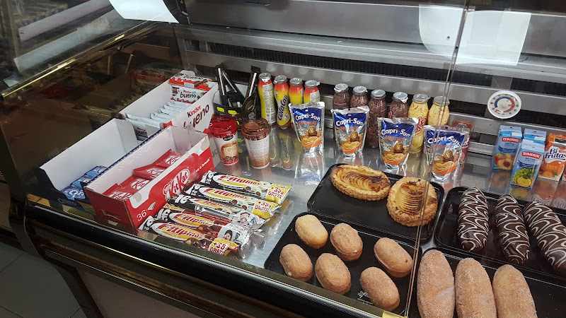 Fotografia tomada fuera de Amparin - Pastelería en Burjassot, Valencia