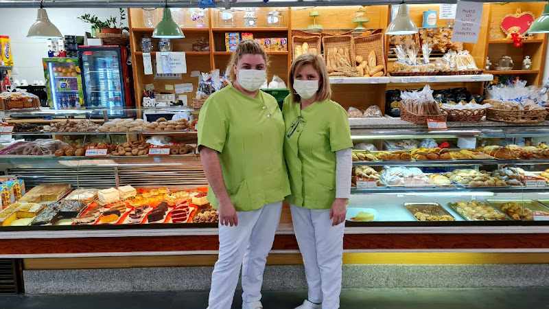 Fotografia tomada fuera de Croissanteria Y Bolleria Loles - Panadería en Burjassot, Valencia
