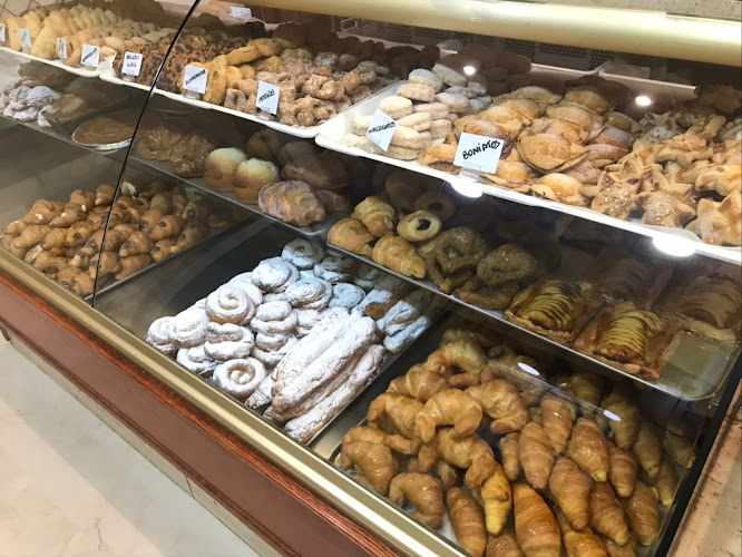 Fotografia tomada fuera de Horno Pasteleria Azahar - Forn de pa en Valencia, Valencia