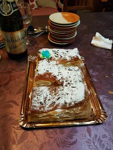 Fotografia tomada fuera de Panadería Pastelería Lázaro Petisme - Panadería en Pedrola, Zaragoza