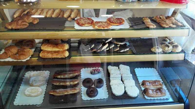 Fotografia tomada fuera de Panadería Belén - Panadería en Pinseque, Zaragoza