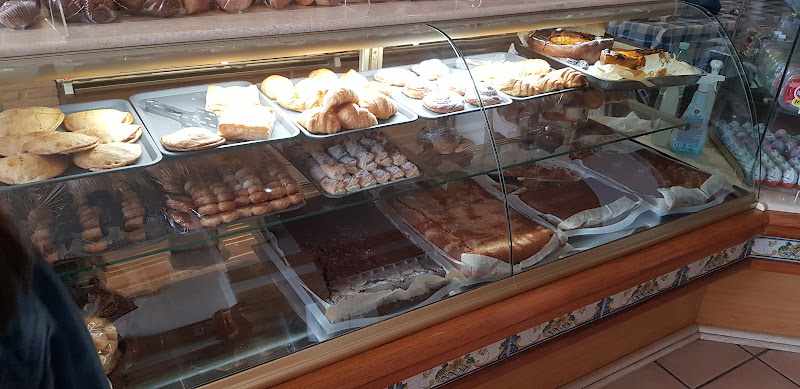 Fotografia tomada fuera de Panadería Francisco Colomer - Panadería en Bocairent, Valencia