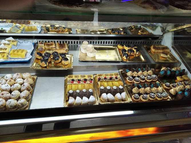 Fotografia tomada fuera de Horno Panadería Francisco Colomer - Panadería en Bocairent, Valencia