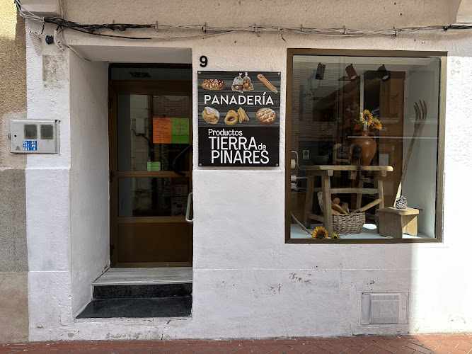 Fotografia tomada fuera de PANADERÍA PRODUCTOS TIERRA DE PINARES - Panadería en Olmedo, Valladolid
