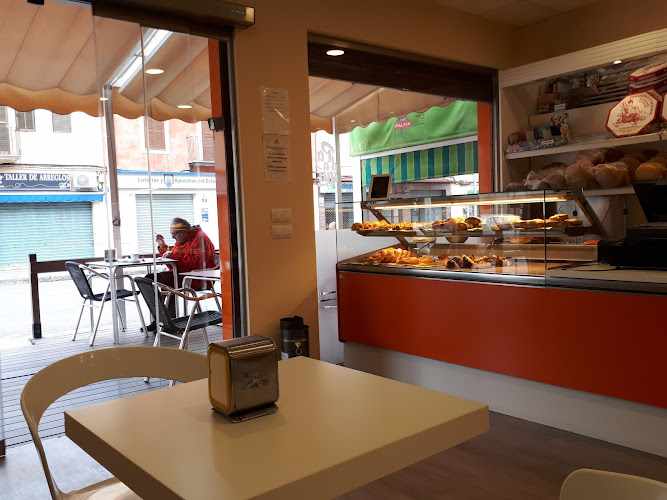 Fotografia tomada fuera de Panadería Fornaris - Panadería en Son Castelló, Baleares