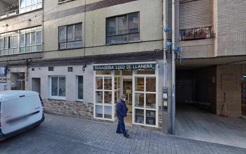Fotografia tomada fuera de Panadería Lugo de Llanera - Panadería en Lugo de Llanera, Asturias