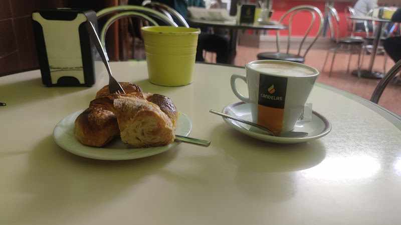 Fotografia tomada fuera de Confitería Rodrigo - Pastelería en Colloto, Asturias