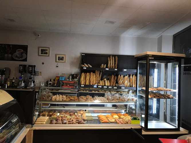 Fotografia tomada fuera de Navarro Panadería Cafetería - Panadería en El Esparragal, Murcia
