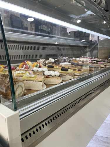 Fotografia tomada fuera de Cafeteria y pasteleria Judit - cafeterías en El Parador de las Hortichuelas, Almería