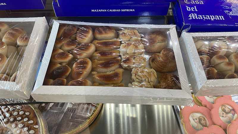Fotografia tomada fuera de Obrador San Jorge - Panadería en Toledo, Toledo