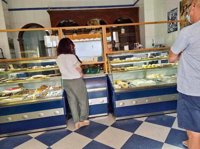 Fotografia tomada fuera de Pastelería Tody - Pastelería en S. Bartolomé de la Torre, Huelva