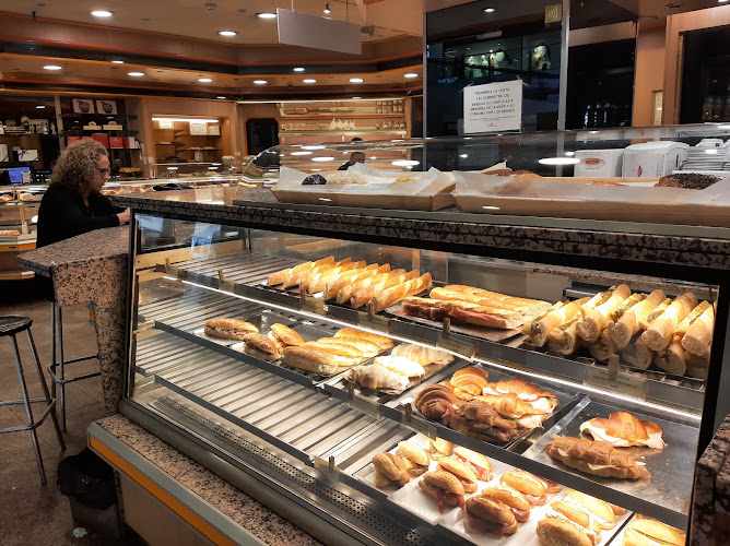 Fotografia tomada fuera de La Boutique del Pan - Panadería en Madrid, Madrid