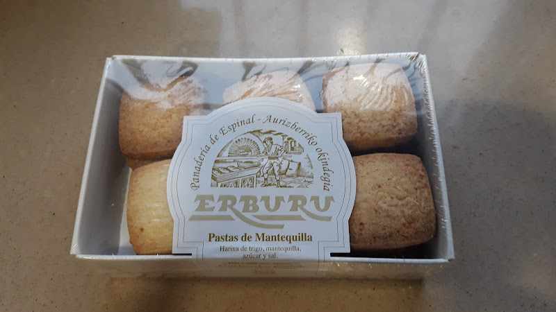 Fotografia tomada fuera de Erburu - Panadería en Espinal, Navarra