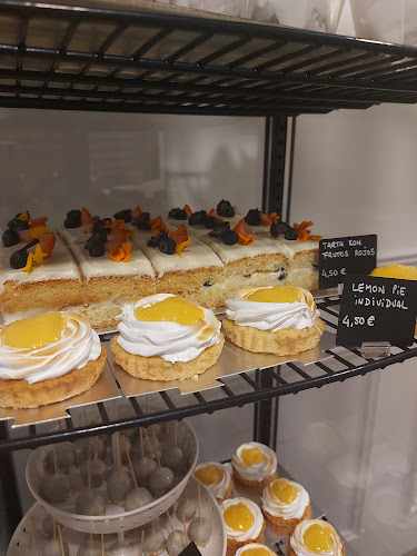 Fotografia tomada fuera de Obrador de Pastelería La Matilde - Pastelería en Alovera, Guadalajara