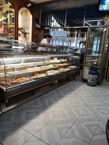 Fotografia tomada fuera de Pastelería Carma - Pastelería en San Vicente de la Barquera, Cantabria
