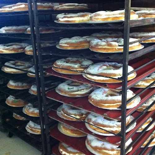 Fotografia tomada fuera de Panadería Las Isabeles - Panadería en Matienzo, Cantabria