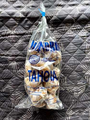Fotografia tomada fuera de Panaderia Tahona Bolleria - Panadería en Melide, A Coruña