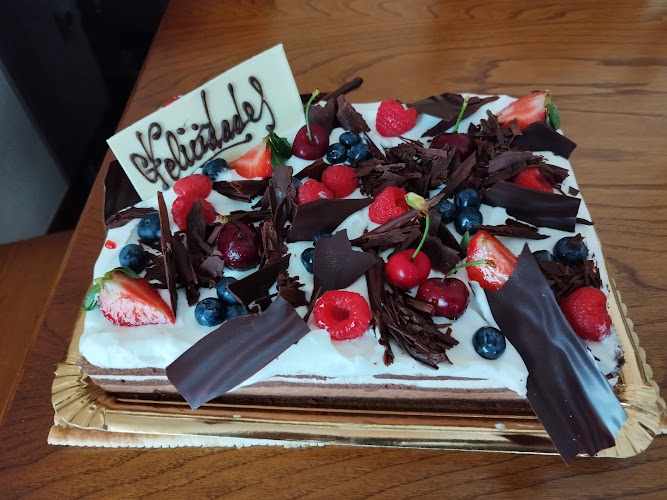 Fotografia tomada fuera de Pastelería Trisquel - Pastelaría especializada en tortas en Melide, A Coruña