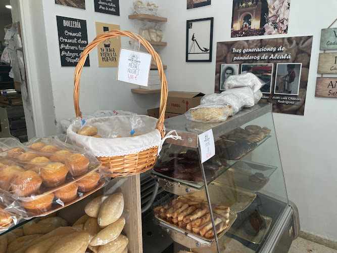 Fotografia tomada fuera de Horno Santa Marta - Panadería en Sevilla, Sevilla