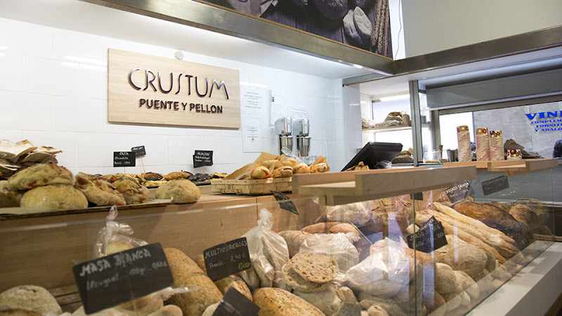 Fotografia tomada fuera de Panadería Crustum Puente y Pellón - Panadería en Sevilla, Sevilla