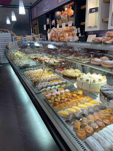 Fotografia tomada fuera de Horno Nueva Florida - Bakery en Sevilla, Sevilla