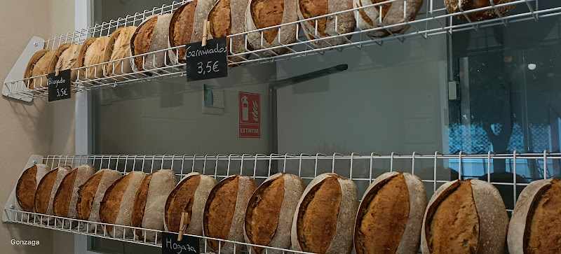Fotografia tomada fuera de Noval - Panadería en Sevilla, Sevilla