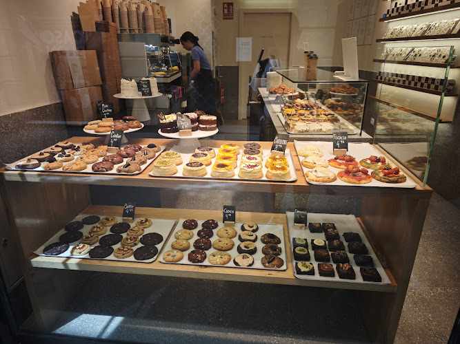 Fotografia tomada fuera de chök Sagasta | Pastelería sin gluten Sevilla - Pastelería en Sevilla, Sevilla