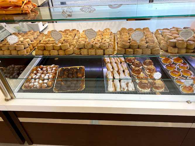Fotografia tomada fuera de Confitería Pallares - Pastelería en Sevilla, Sevilla