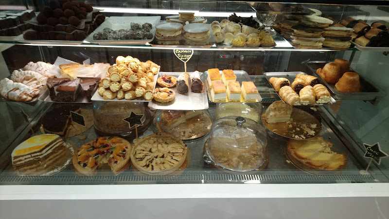 Fotografia tomada fuera de Pastelería Don Divino - Pastelería en Sevilla, Sevilla