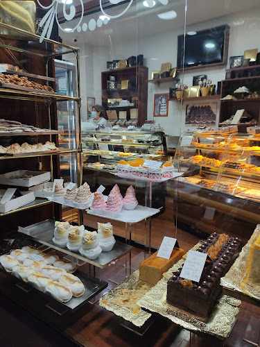 Fotografia tomada fuera de Pastelería los Angelitos de Santa Isabel - Pastelería en Sevilla, Sevilla