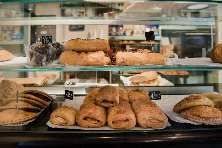 Fotografia tomada fuera de Tienda Vending Murillo Sevilla - Tienda de alimentación en Sevilla, Sevilla