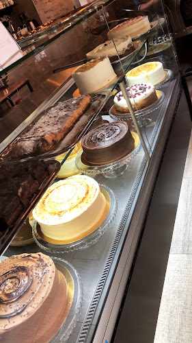 Fotografia tomada fuera de Mr.Cake Sevilla “obrador“ - Tienda de tartas en Sevilla, Sevilla