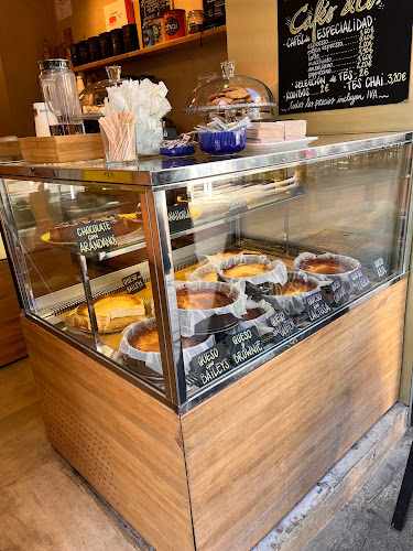 Fotografia tomada fuera de La Tarta de la Madre de Cris - Sevilla - Pastelería en Sevilla, Sevilla