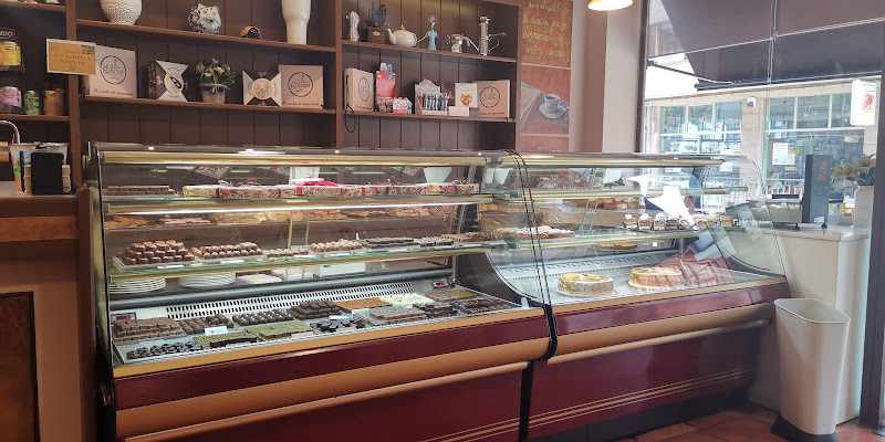 Fotografia tomada fuera de Pastelería La Golosa - Pastelería en Cangas de Onís, Asturias