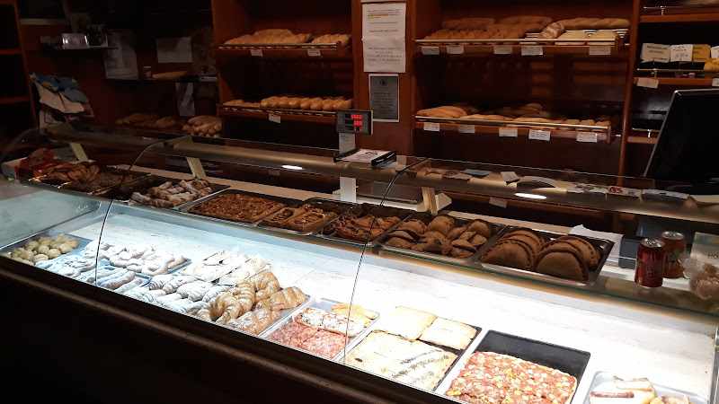 Fotografia tomada fuera de Forn Pastisseria Germans Martínez Julián S.C. - Panadería en Gavarda, Valencia
